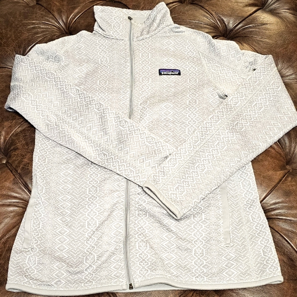Ladies Patagonia Zip-up jacket